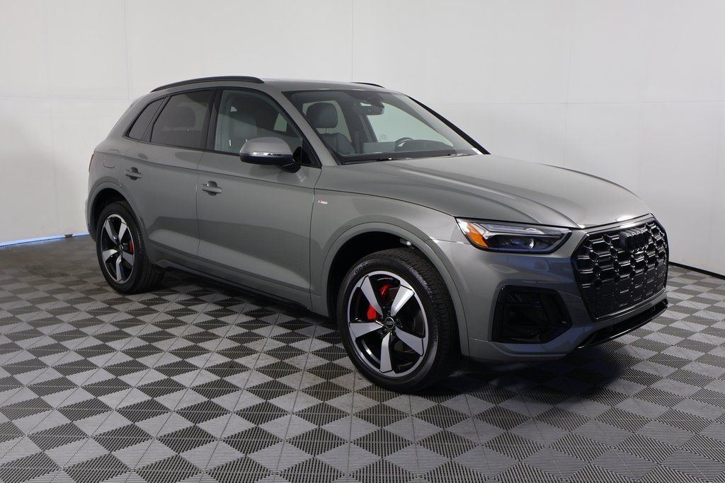 2024 Audi Q5 45 S line Premium Plus photo 3