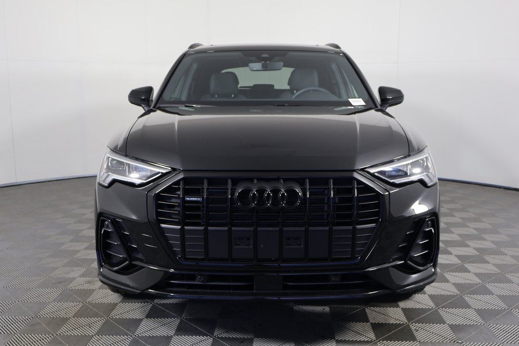 2025 Audi Q3 45 TFSI Premium photo 2