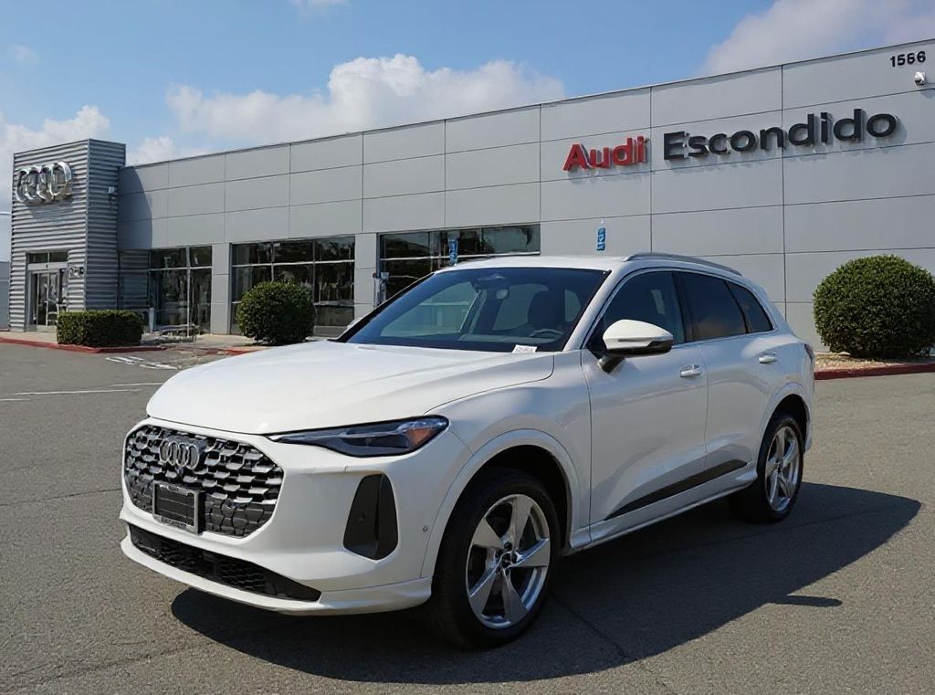 2025 Audi New Q5 Premium Plus's photo