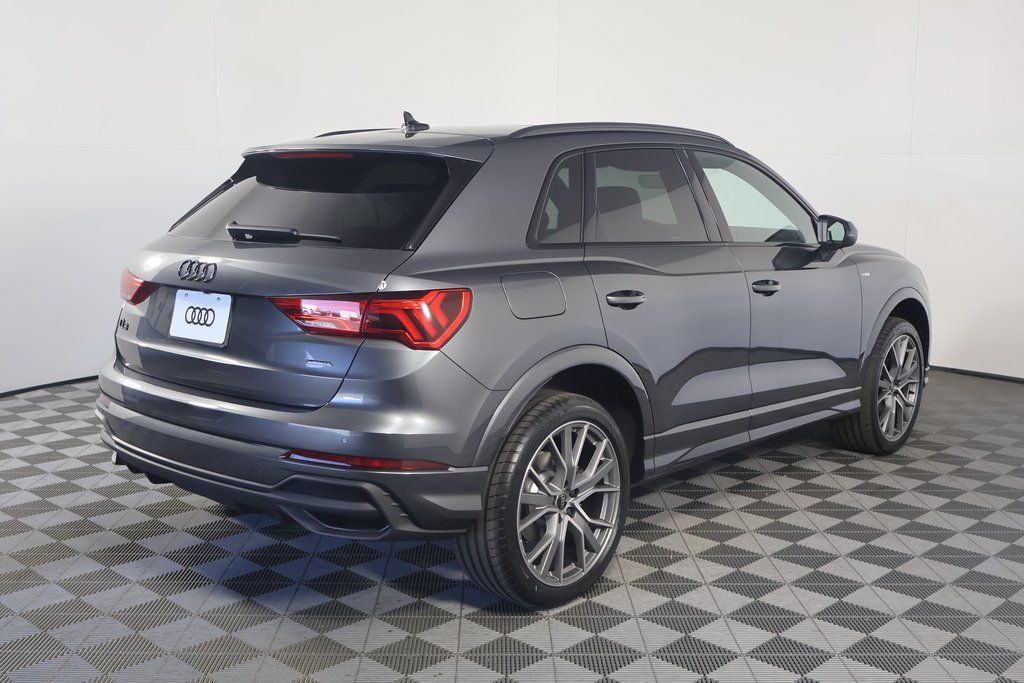 2025 Audi Q3 45 TFSI S line Premium Plus photo 2