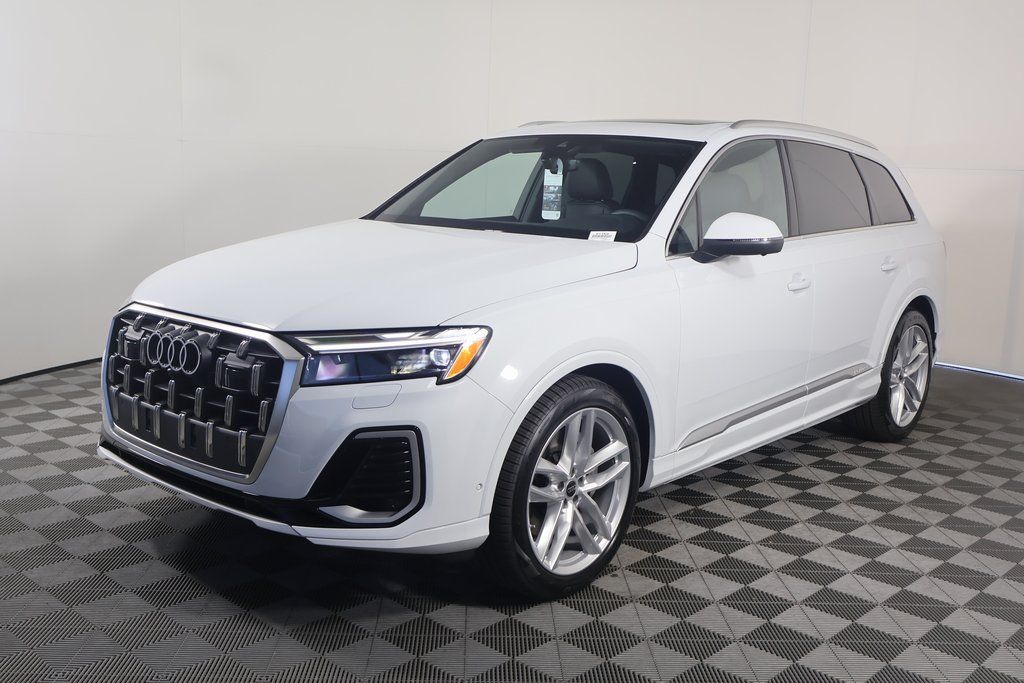 2025 Audi Q7 Premium Plus's photo