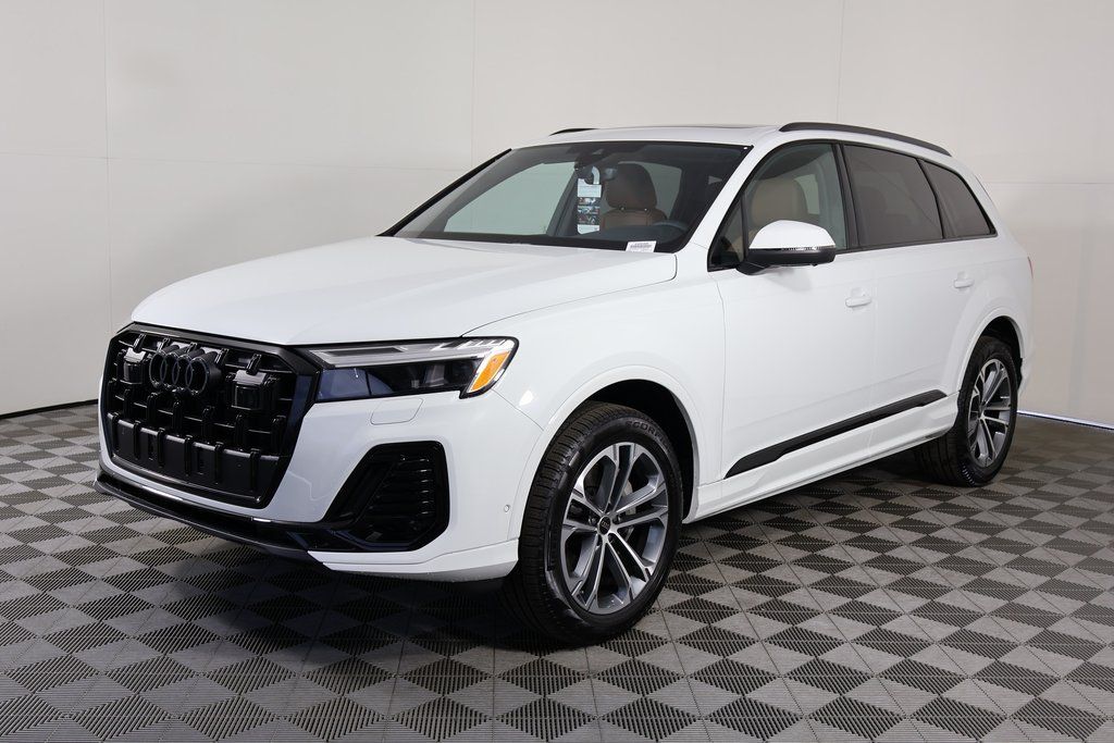 2026 Audi Q7 Premium's photo