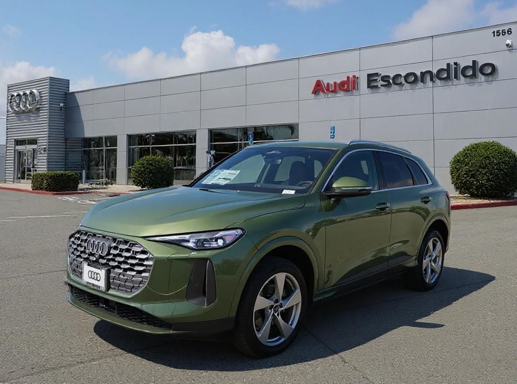 2025 Audi New Q5 Premium Plus's photo