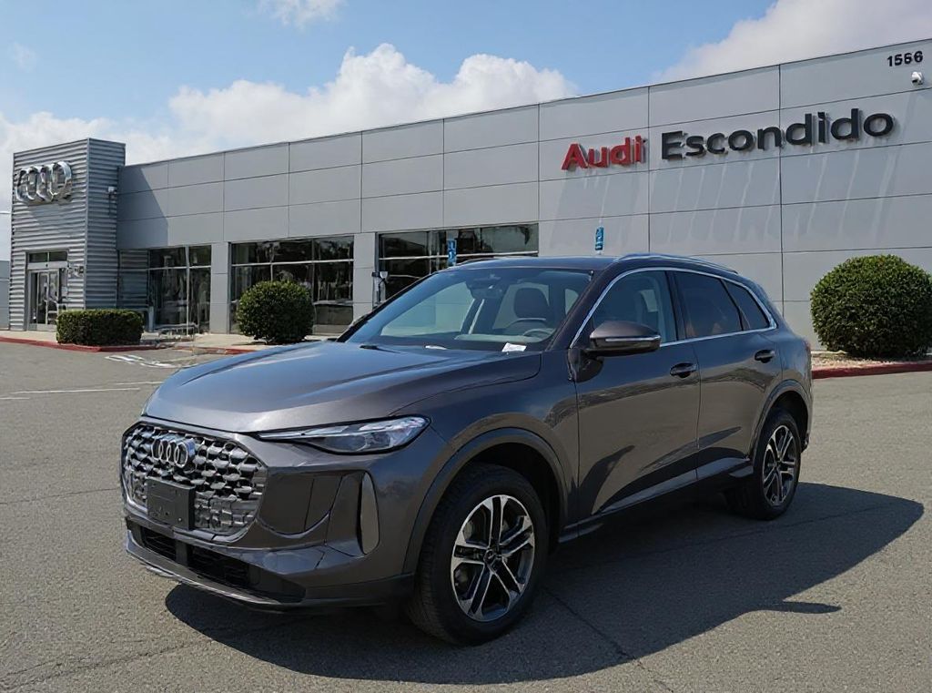 2025 Audi New Q5 Premium's photo