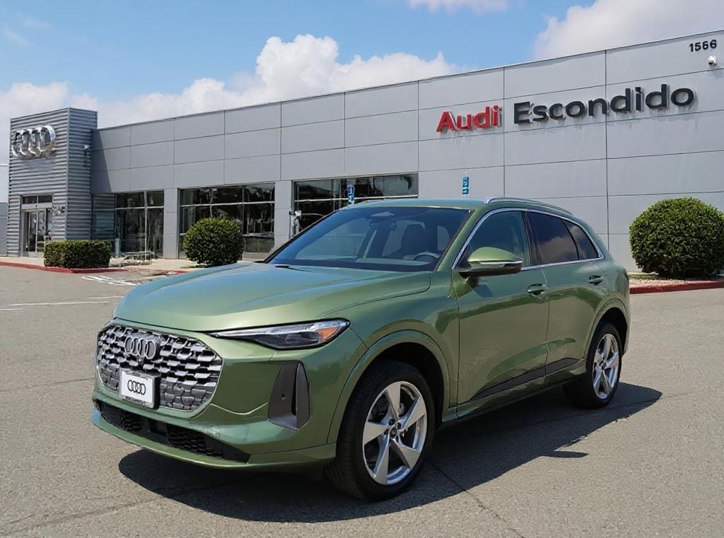 2025 Audi New Q5 Premium Plus's photo