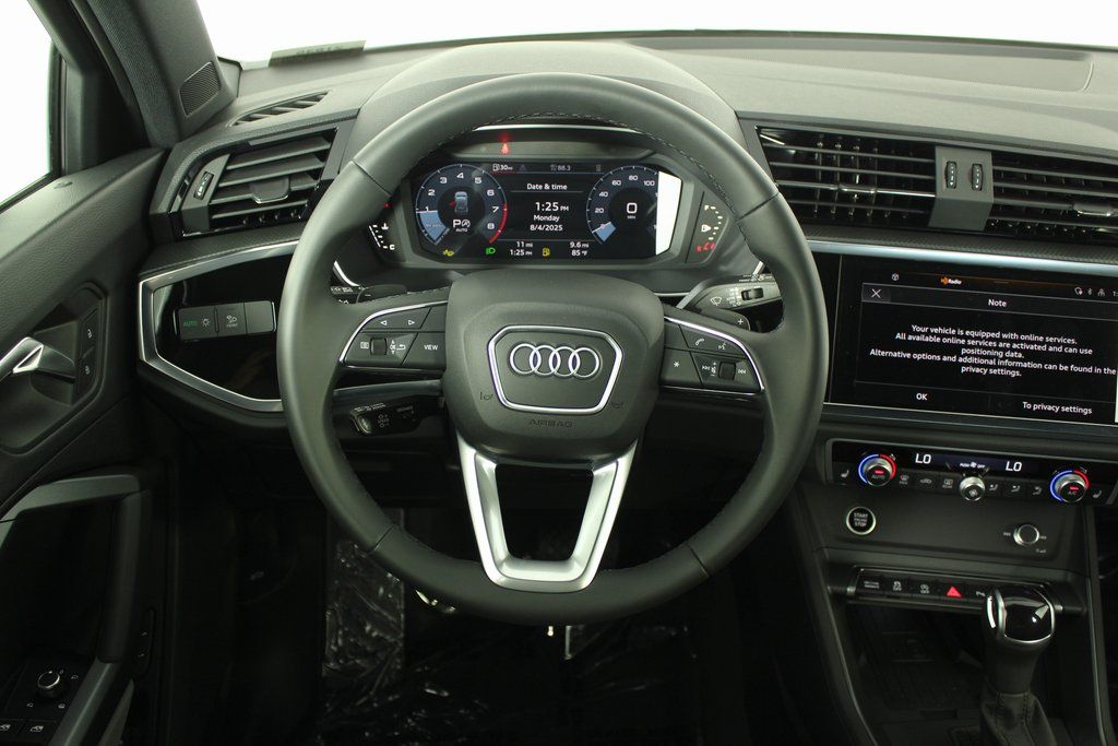 2025 Audi Q3 45 TFSI S line Premium photo 3