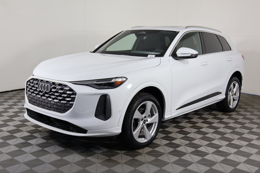 2025 Audi New Q5 Premium Plus's photo