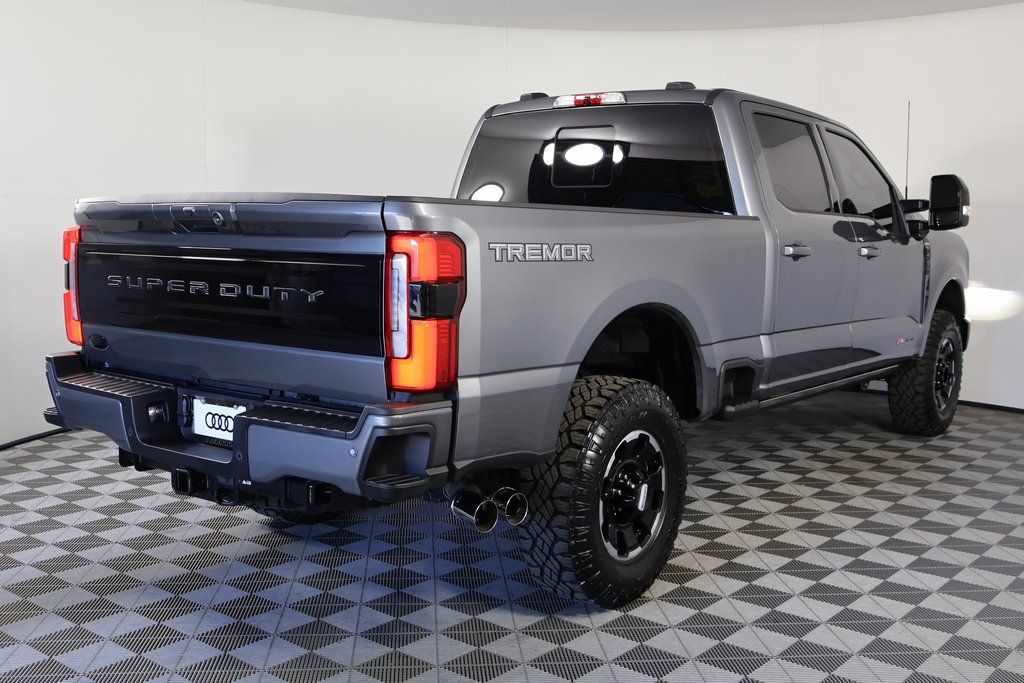 2025 Ford F-350 Platinum photo 4