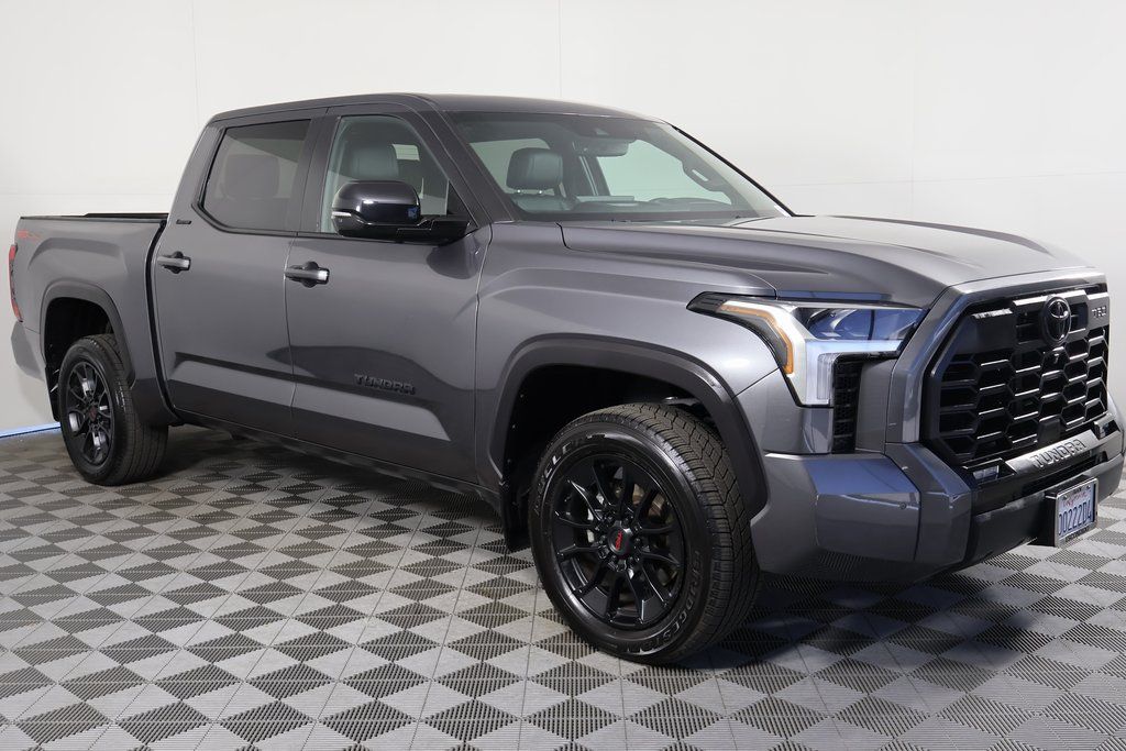 2025 Toyota Tundra Limited photo 3