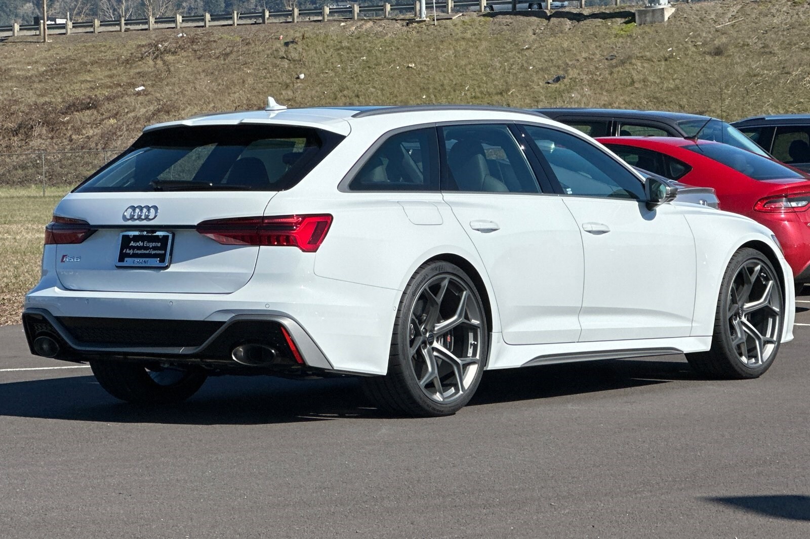 2025 Audi RS 6 Avant Performance Base photo 3