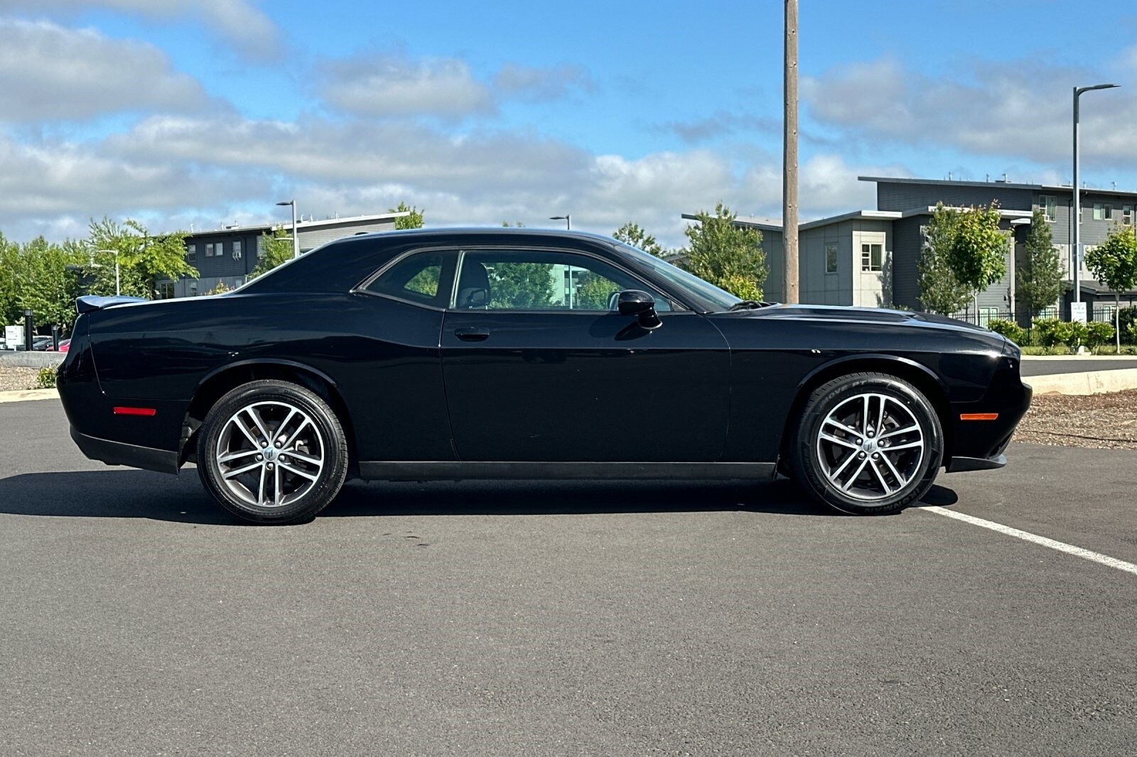 Used 2019 Dodge Challenger SXT with VIN 2C3CDZGG3KH628081 for sale in Eugene, OR