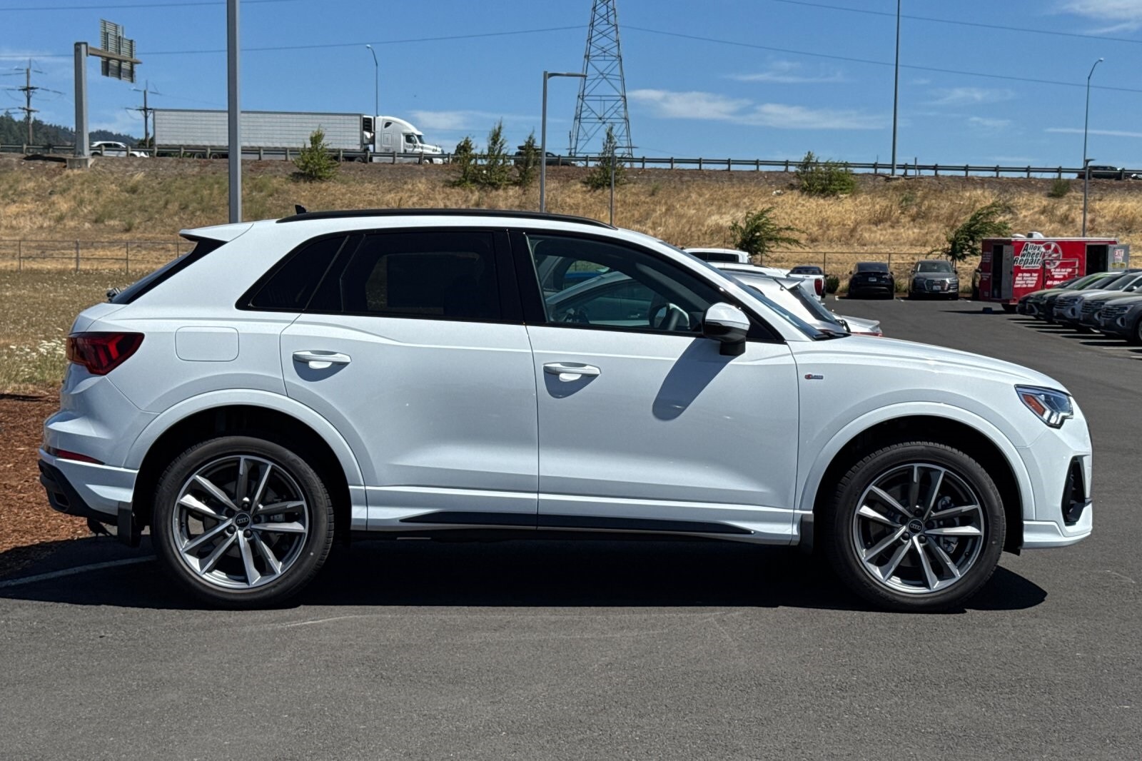 2025 Audi Q3 45 TFSI S line Premium photo 2