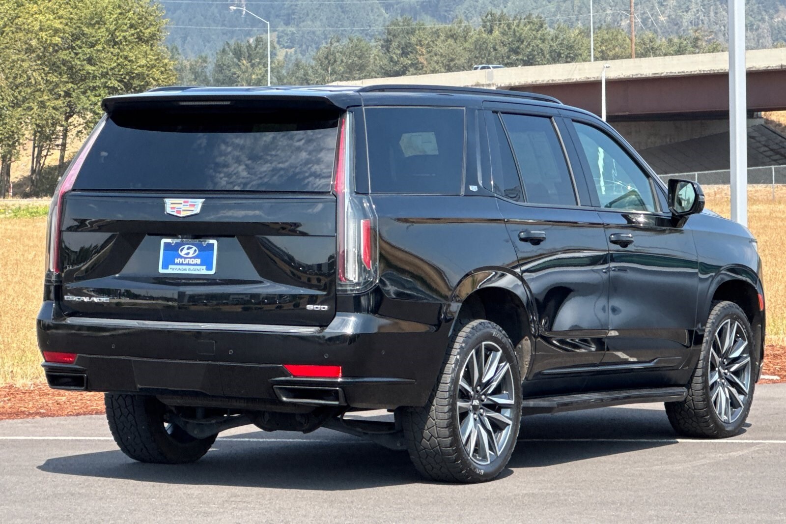 2021 Cadillac Escalade Sport photo 2