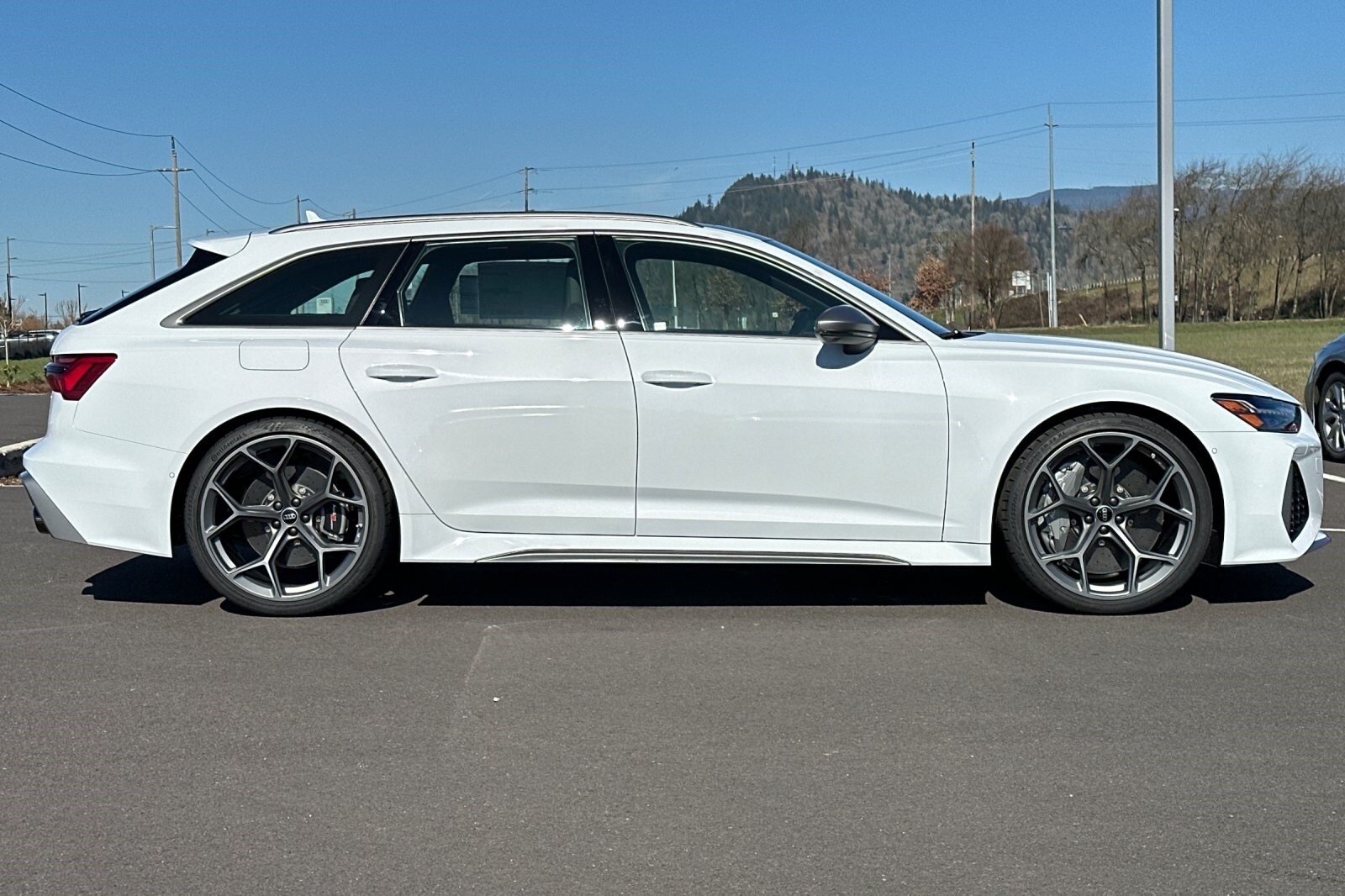 2025 Audi RS 6 Avant Performance Base photo 2