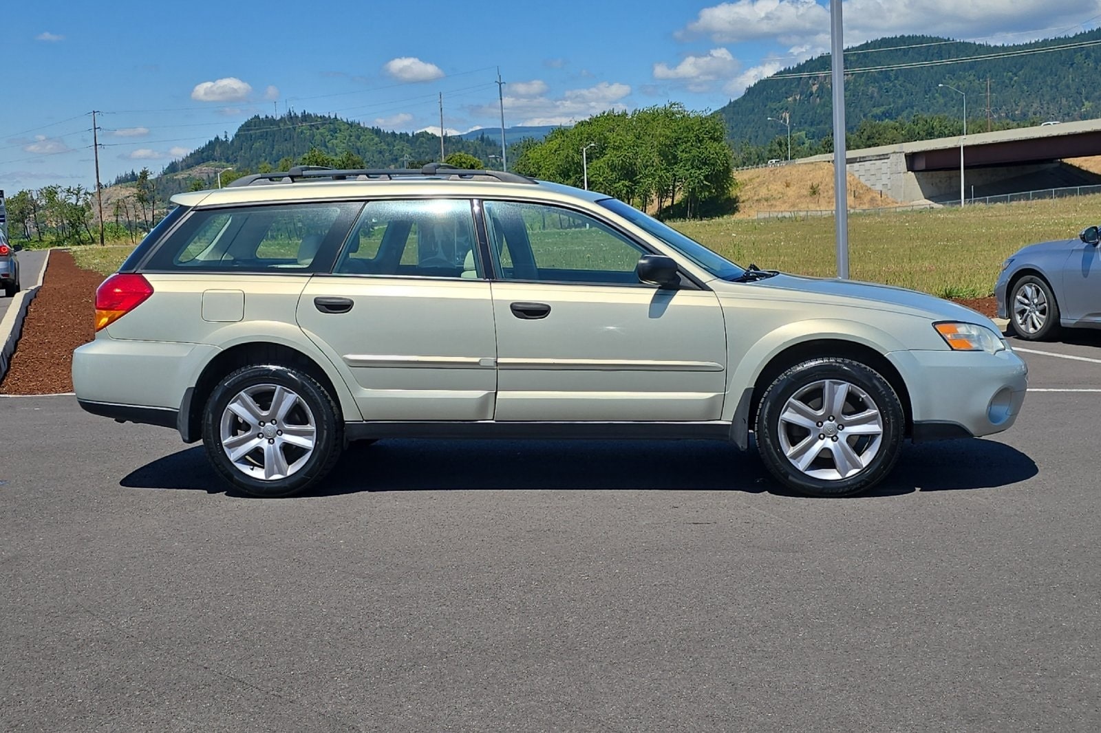 Used 2007 Subaru Outback I L.L. BEAN with VIN 4S4BP61C877335343 for sale in Eugene, OR