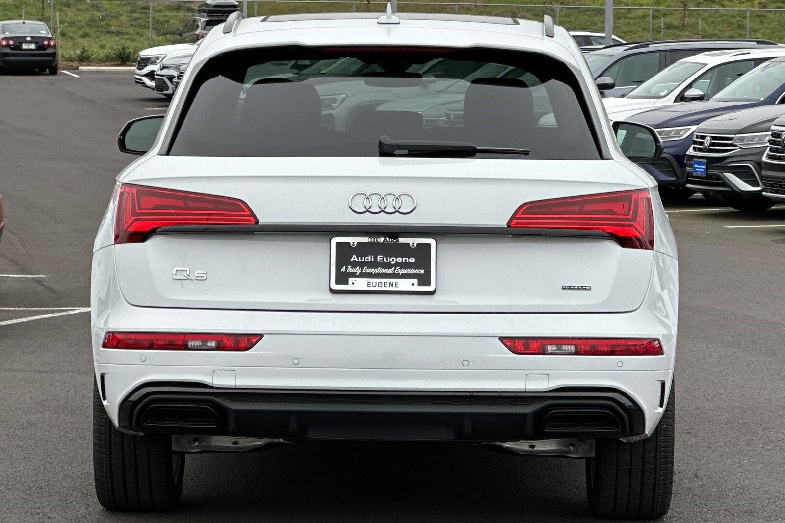2025 Audi Q8 55 Premium Plus photo 4