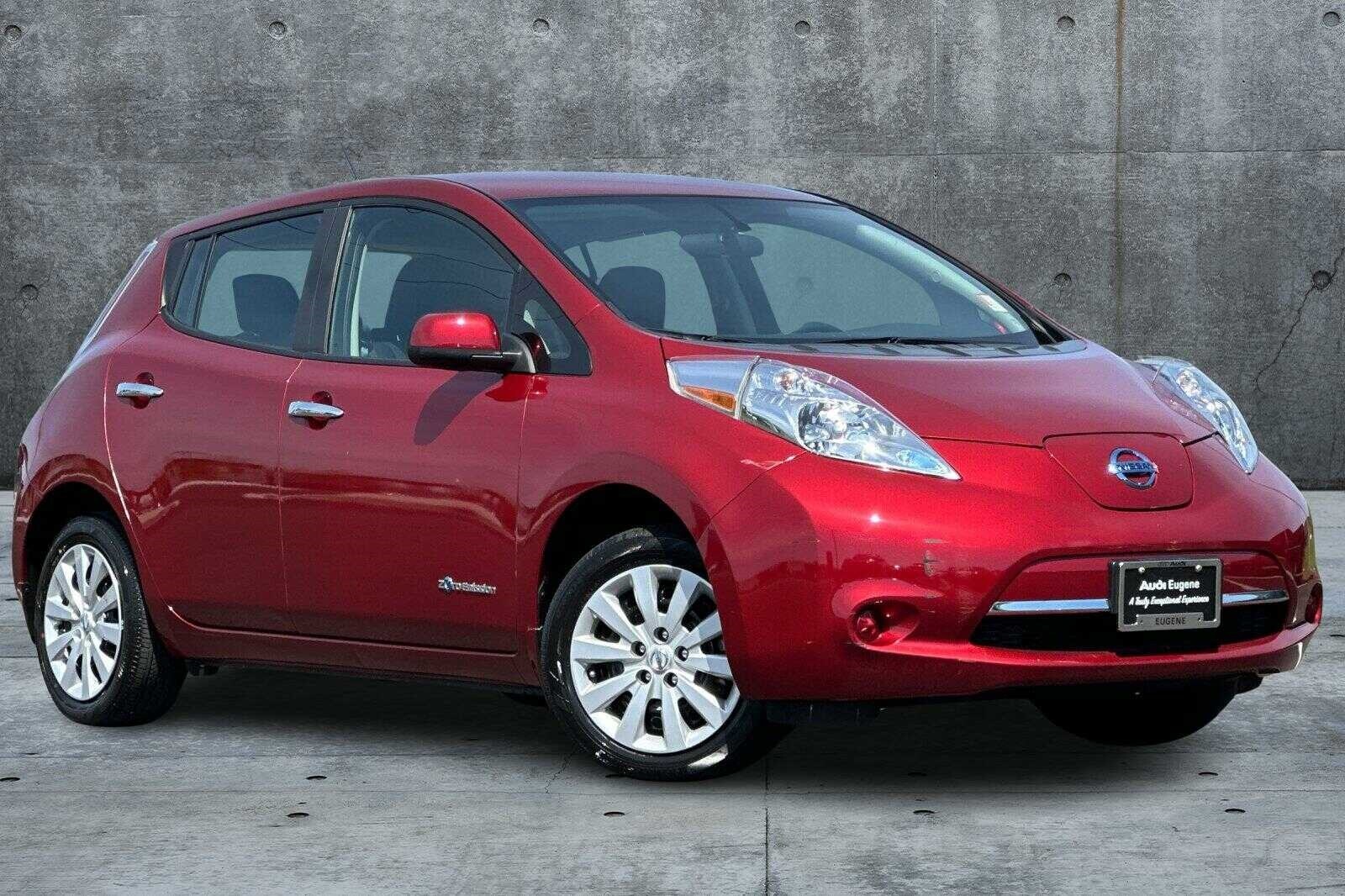 Used 2015 Nissan LEAF S with VIN 1N4AZ0CP3FC302141 for sale in Eugene, OR