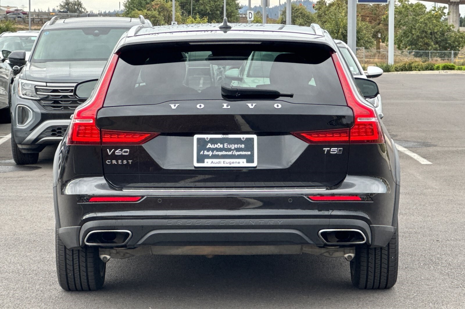 2022 Volvo V60 Cross Country T5 photo 3