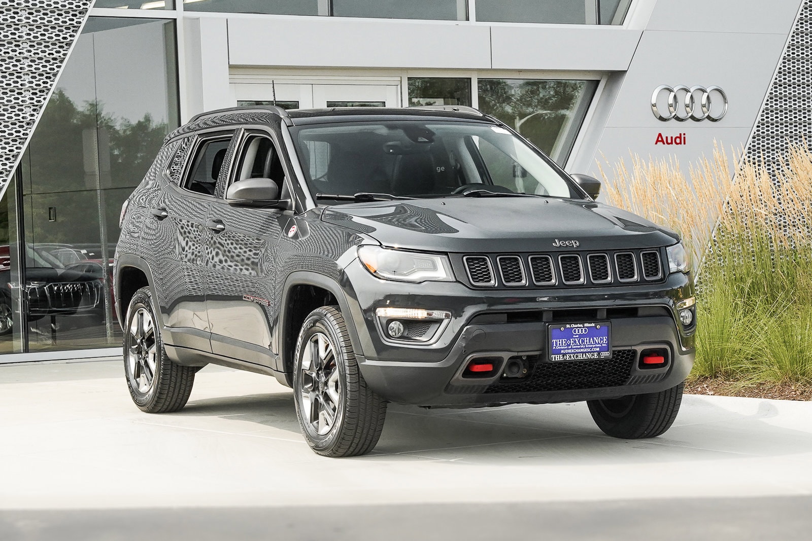 Used 2018 Jeep Compass Trailhawk with VIN 3C4NJDDB5JT230322 for sale in Saint Charles, IL