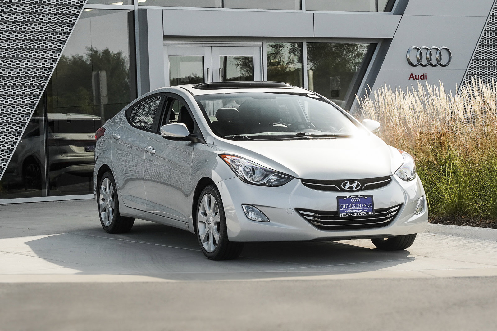 Used 2013 Hyundai Elantra Limited with VIN KMHDH4AE1DU002698 for sale in Saint Charles, IL