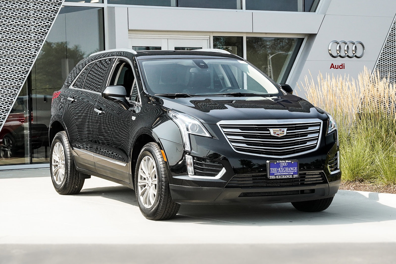 Used 2019 Cadillac XT5 Luxury with VIN 1GYKNCRS6KZ270519 for sale in Saint Charles, IL