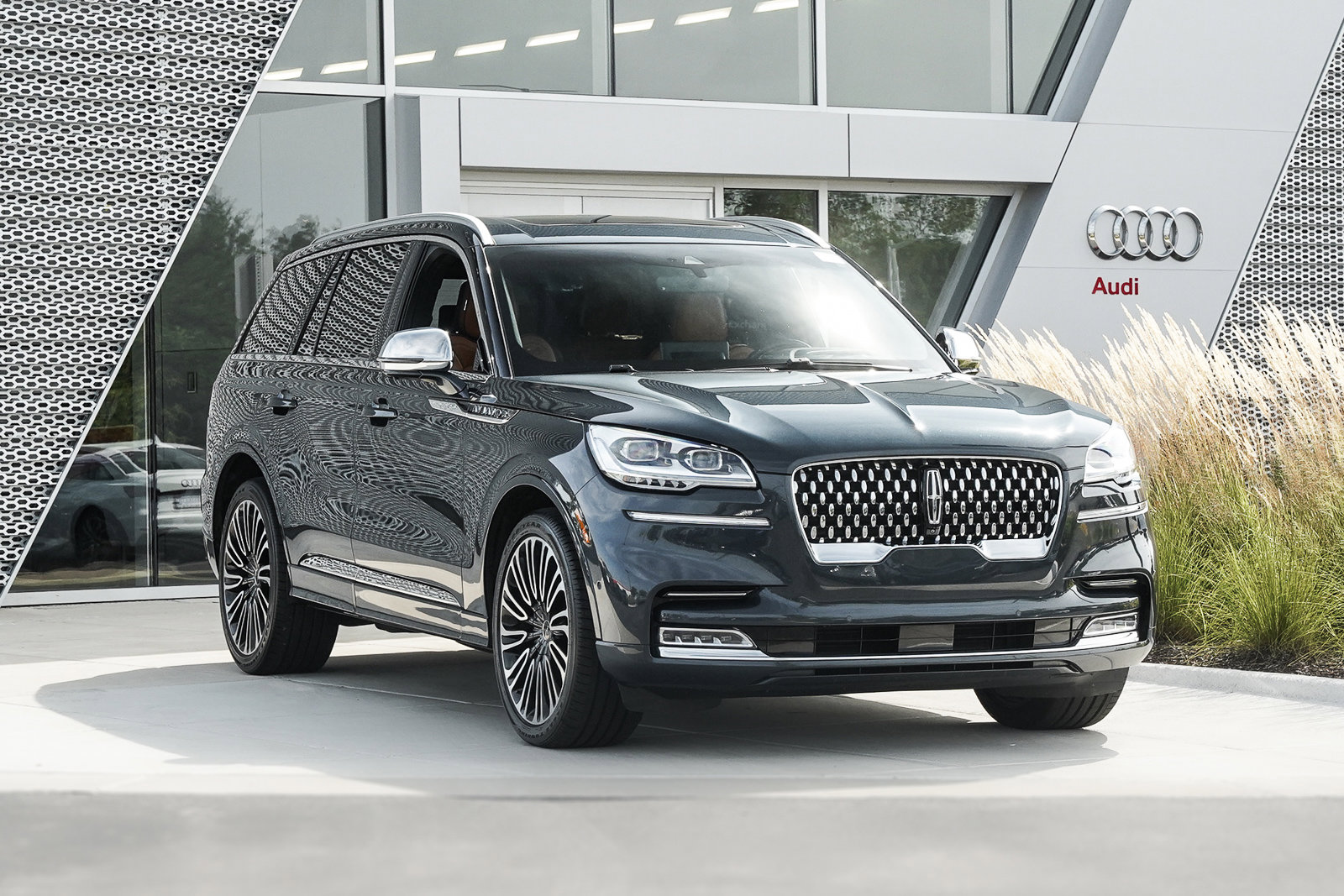 Used 2022 Lincoln Aviator Black Label with VIN 5LM5J9XC0NGL16948 for sale in Saint Charles, IL