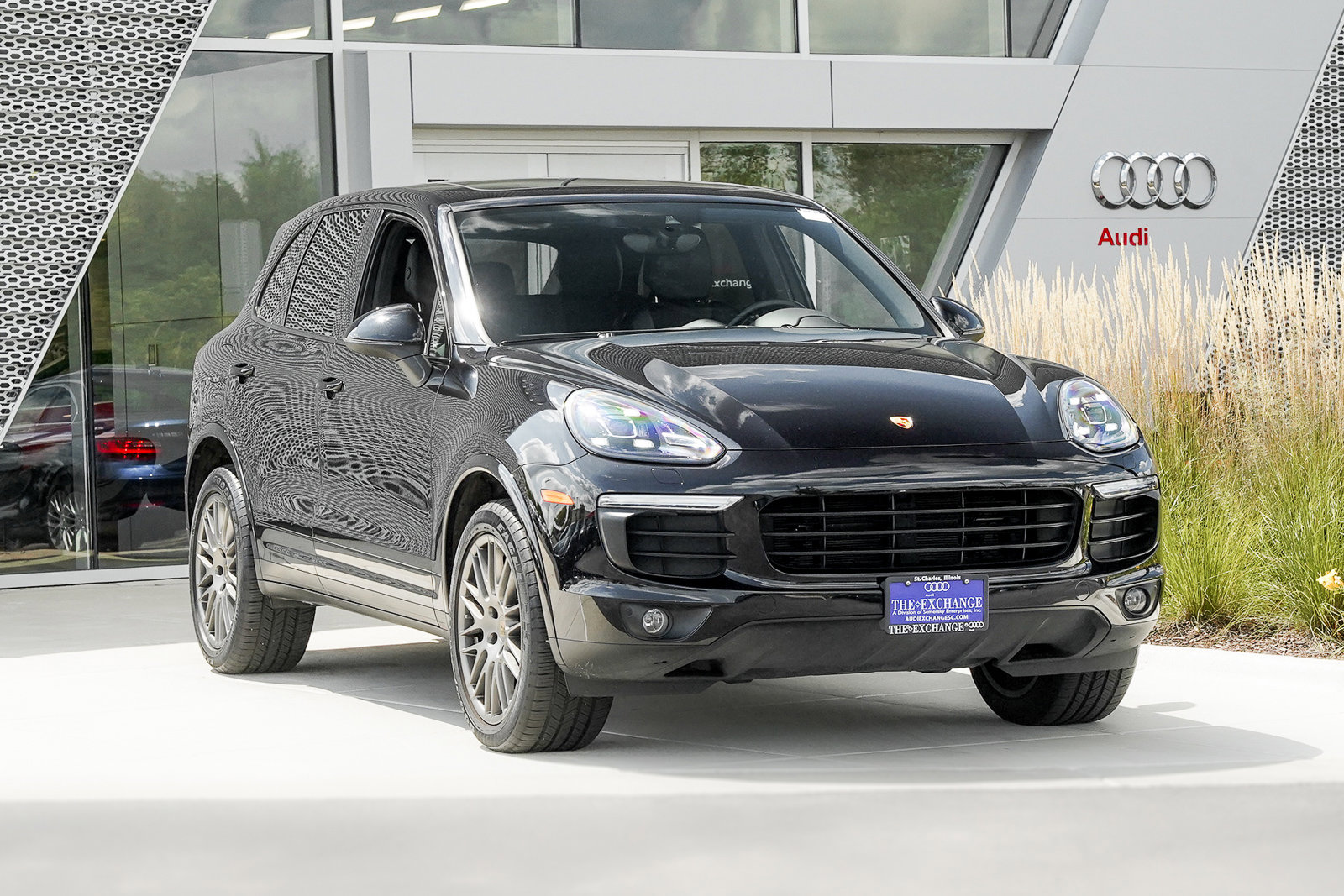 Used 2017 Porsche Cayenne Platinum Edition with VIN WP1AA2A21HKA85524 for sale in Saint Charles, IL