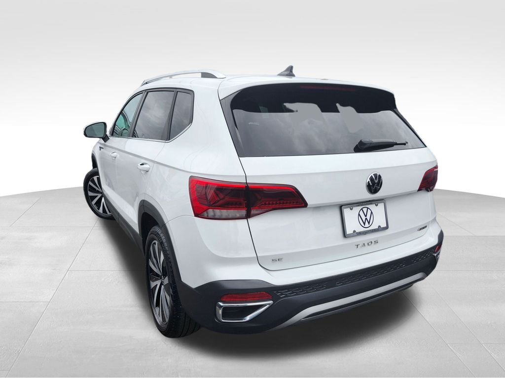 2022 Volkswagen Taos SE photo 4