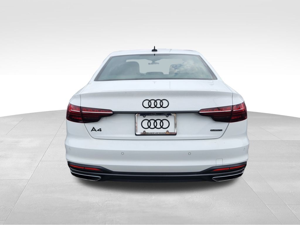 2022 Audi A4 45 S line Prestige photo 4