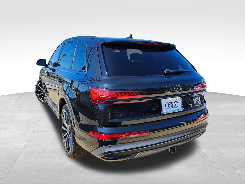2023 Audi Q7 55 Premium Plus photo 3