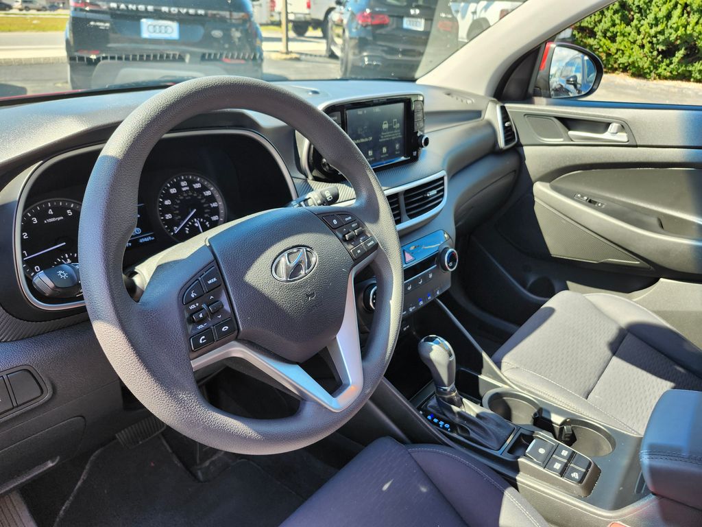 2021 Hyundai Tucson Value photo 3