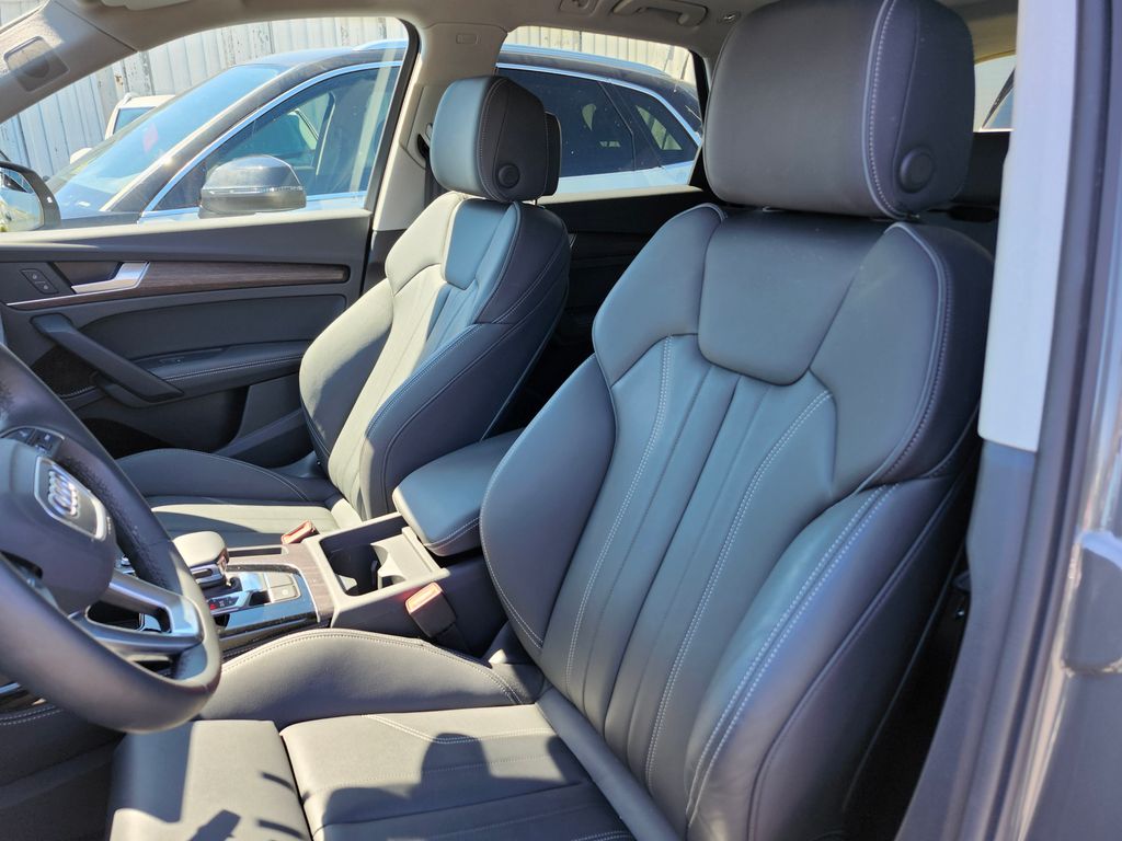 2025 Audi Q5 45 S line Premium Plus photo 4
