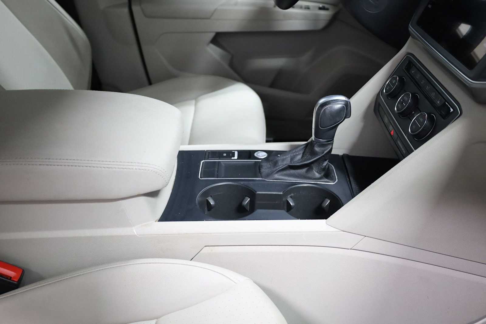 Thumbnail: 2019 Volkswagen Atlas - 19