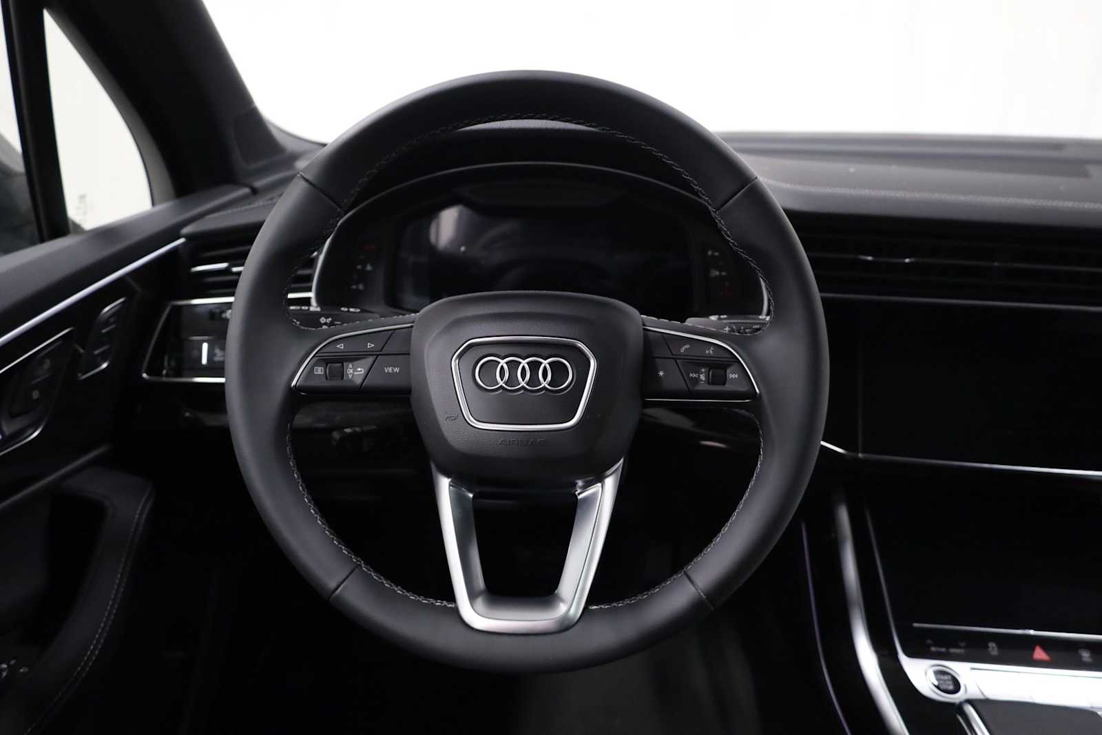 Thumbnail: 2026 Audi Q7 - 23