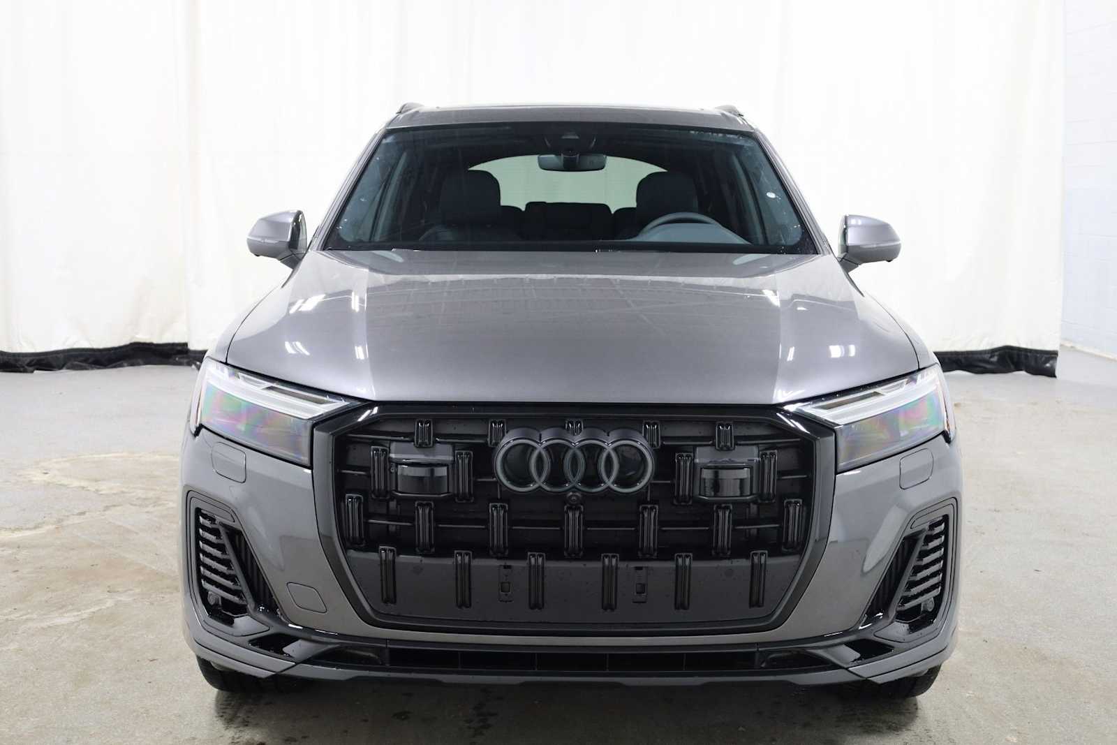 Thumbnail: 2026 Audi Q7 - 14
