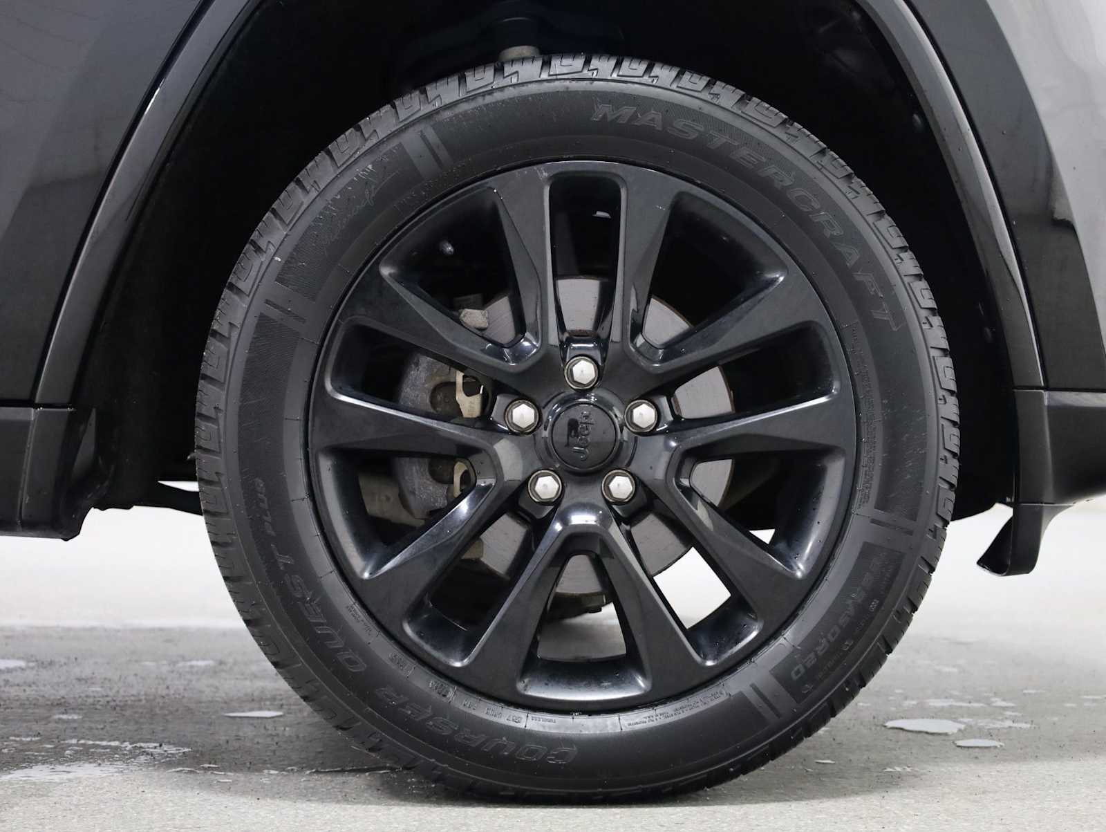Thumbnail: 2019 Jeep Grand Cherokee - 12