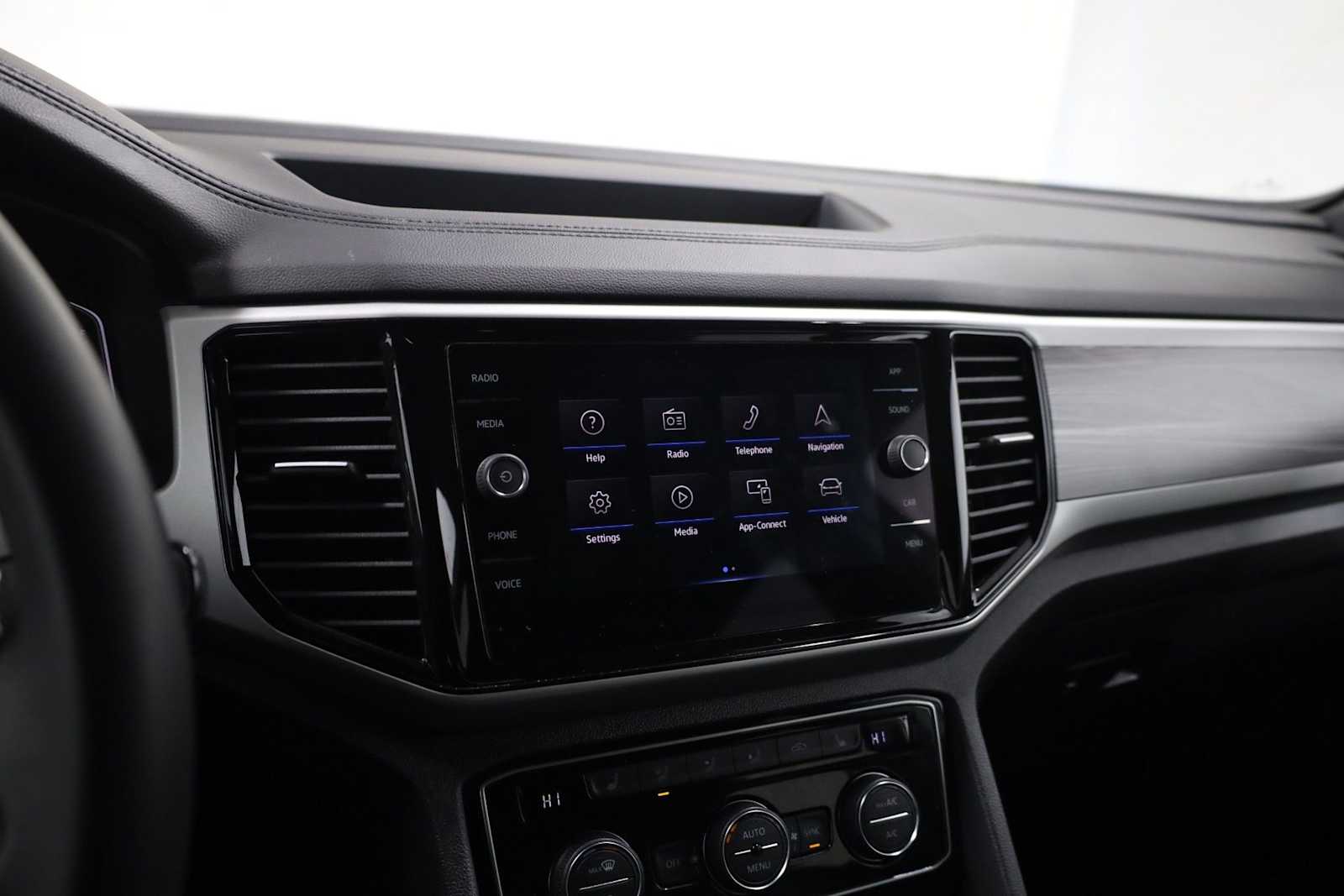 Thumbnail: 2023 Volkswagen Atlas - 29