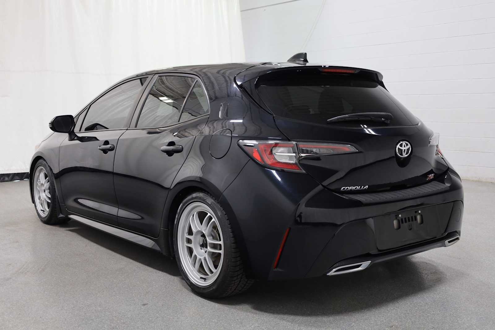 2019 Toyota Corolla XSE photo 3