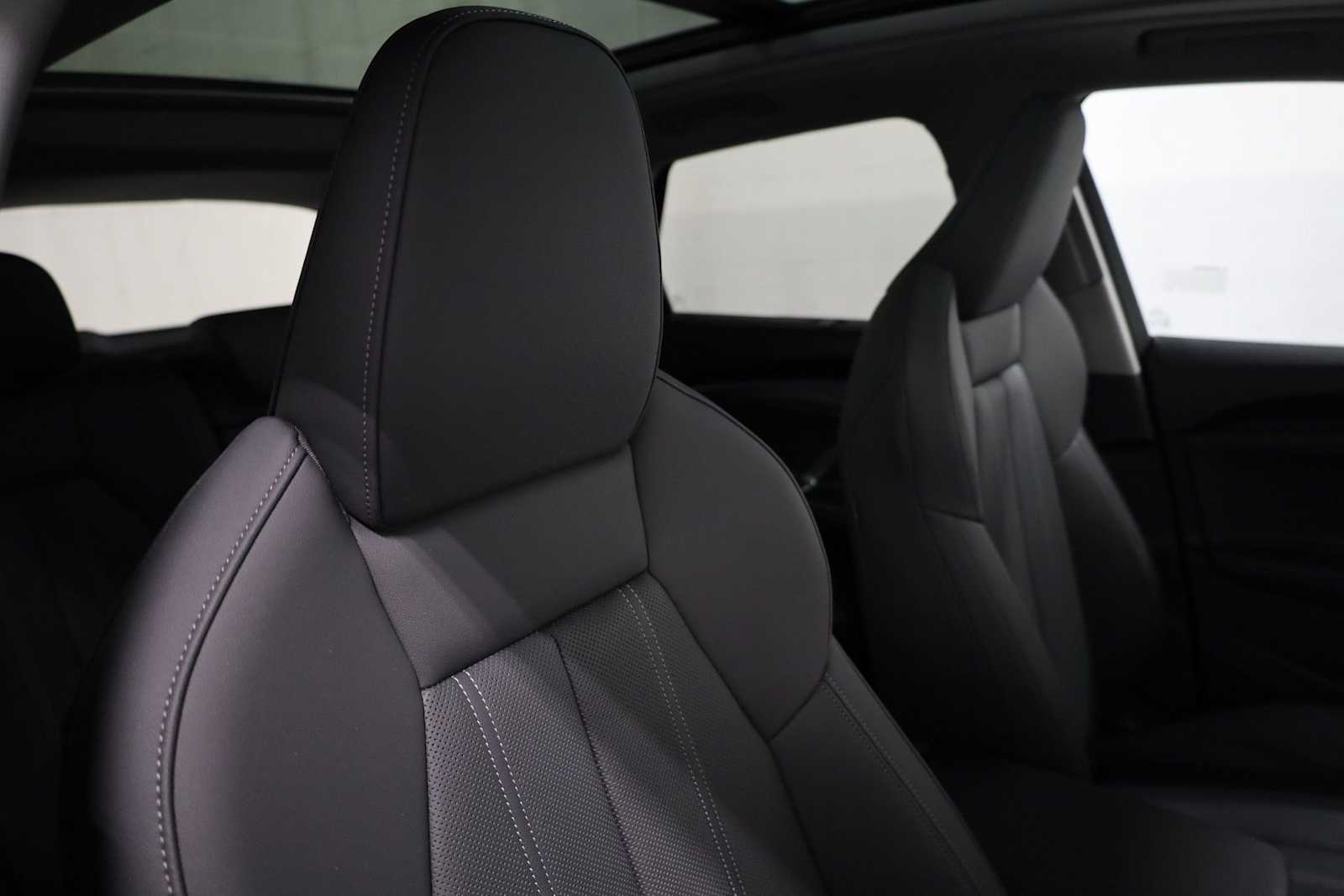 Thumbnail: 2025 Audi Q5 - 20