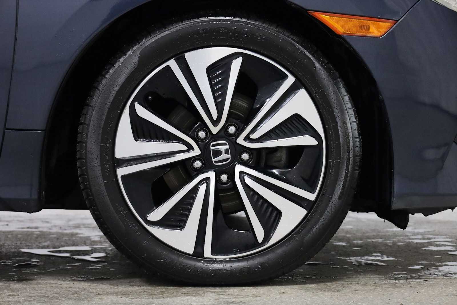 Thumbnail: 2016 Honda Civic - 12