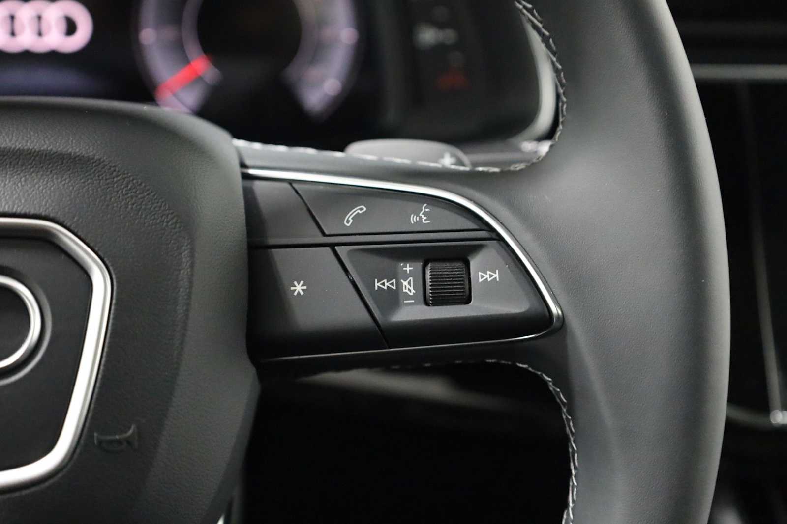 Thumbnail: 2026 Audi Q7 - 26