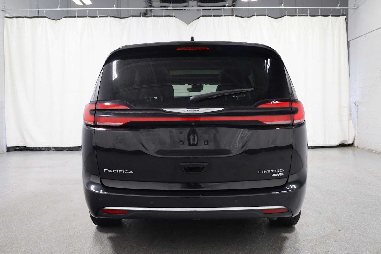 Thumbnail: 2021 Chrysler Pacifica - 7