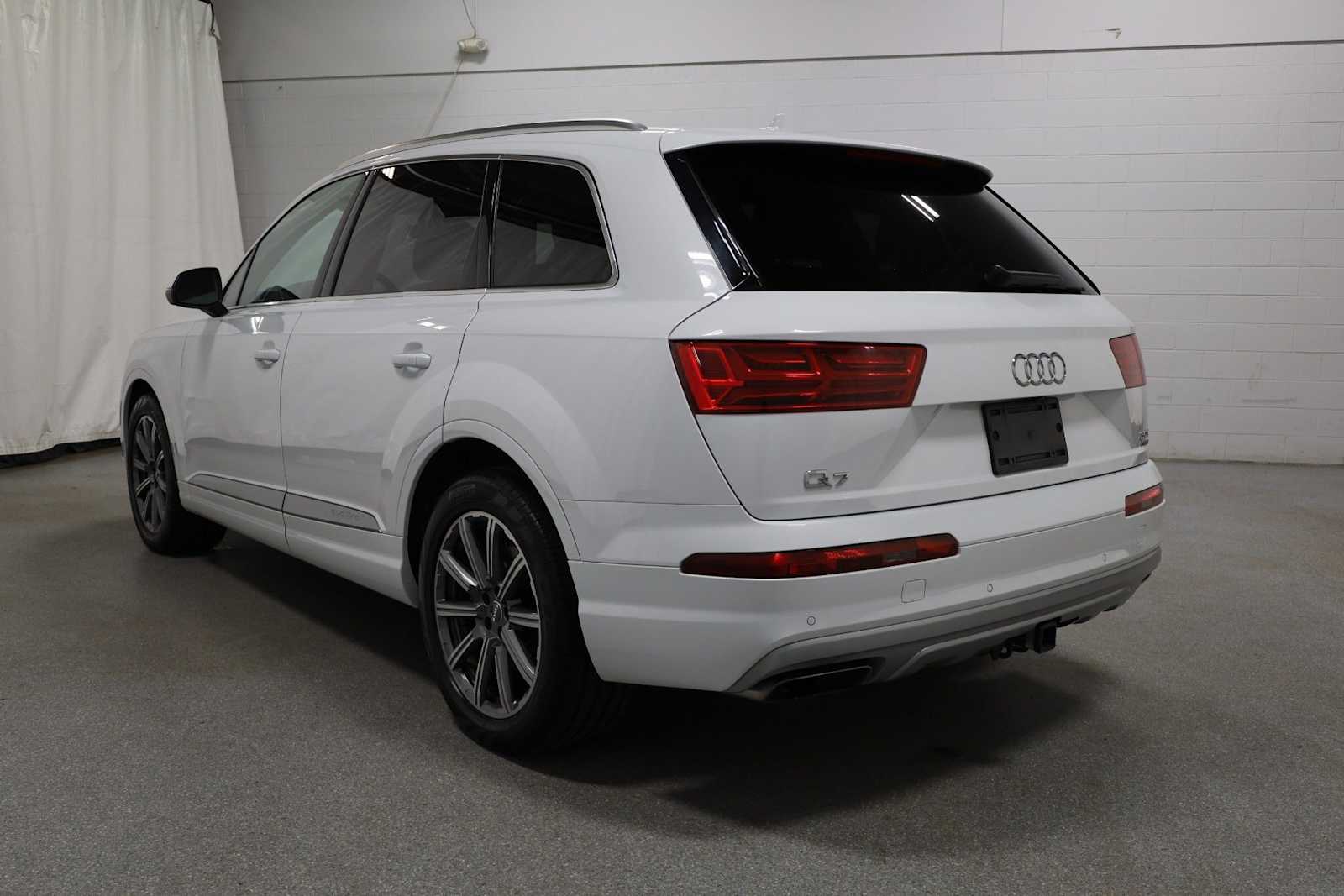 Thumbnail: 2018 Audi Q7 - 3