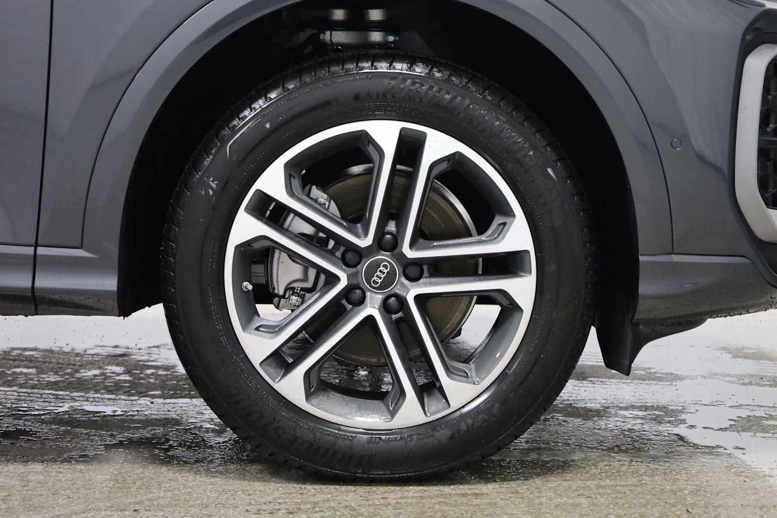 Thumbnail: 2025 Audi Q5 - 12