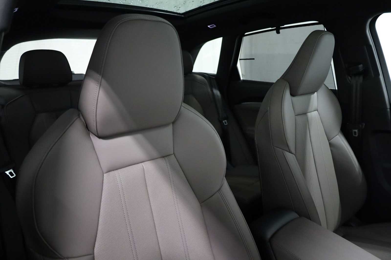 Thumbnail: 2025 Audi Q5 - 21