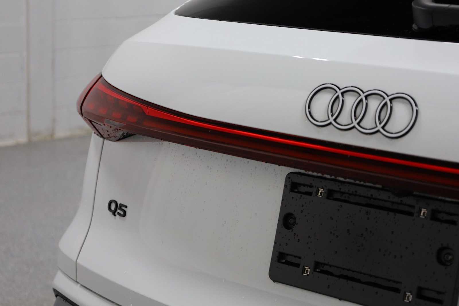 Thumbnail: 2025 Audi Q5 - 8