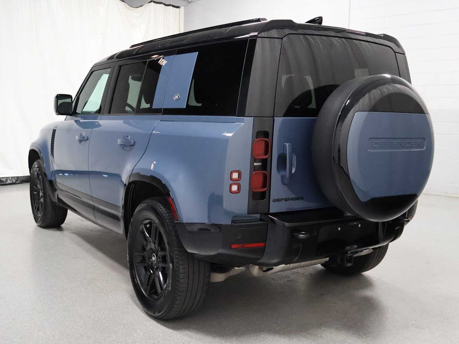Thumbnail: 2024 Land Rover Defender - 3