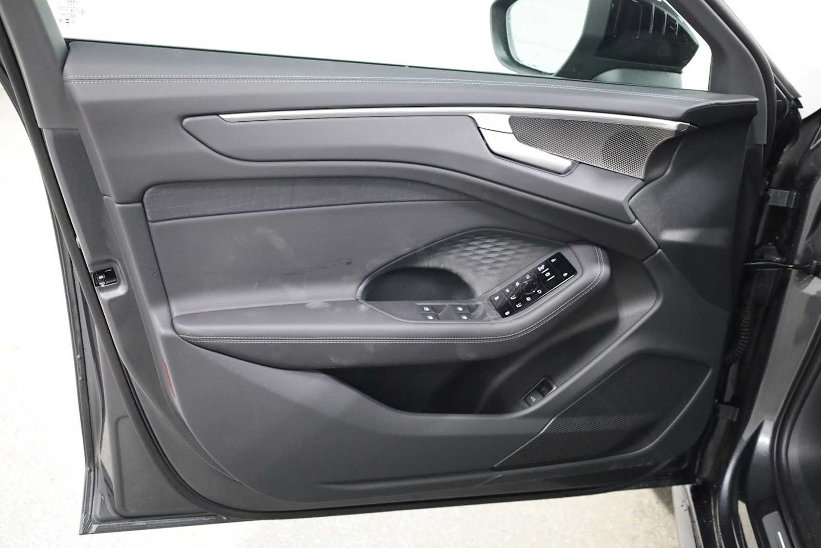 Thumbnail: 2026 Audi A6 - 16