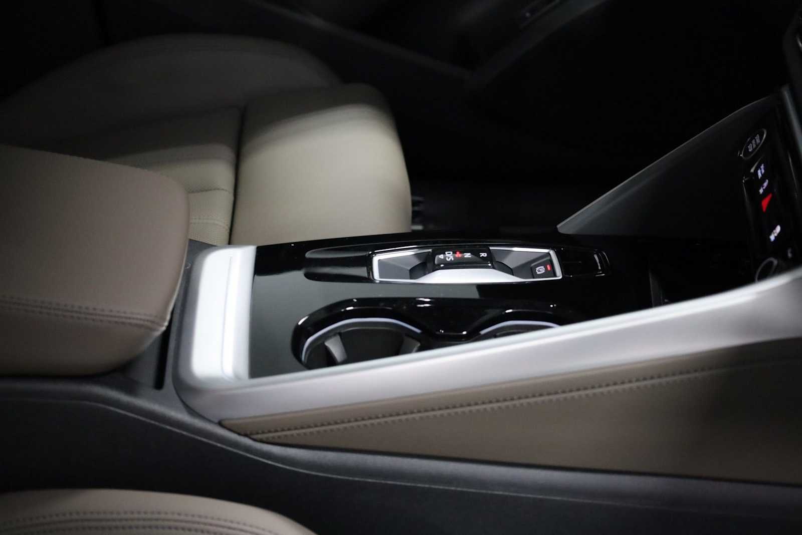 Thumbnail: 2025 Audi Q5 - 20