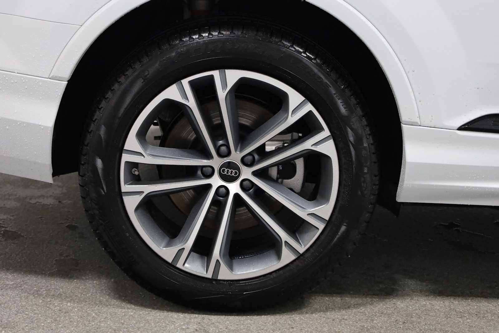 Thumbnail: 2026 Audi Q7 - 35